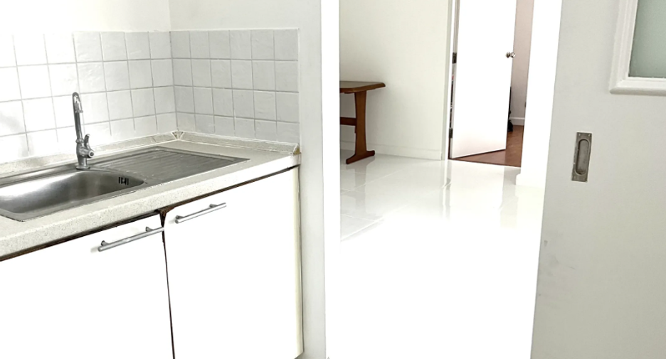 For sale 1 bed condo in Yan Nawa, Bangkok