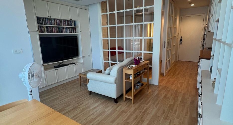For rent 1 bed condo in Khlong Toei, Bangkok