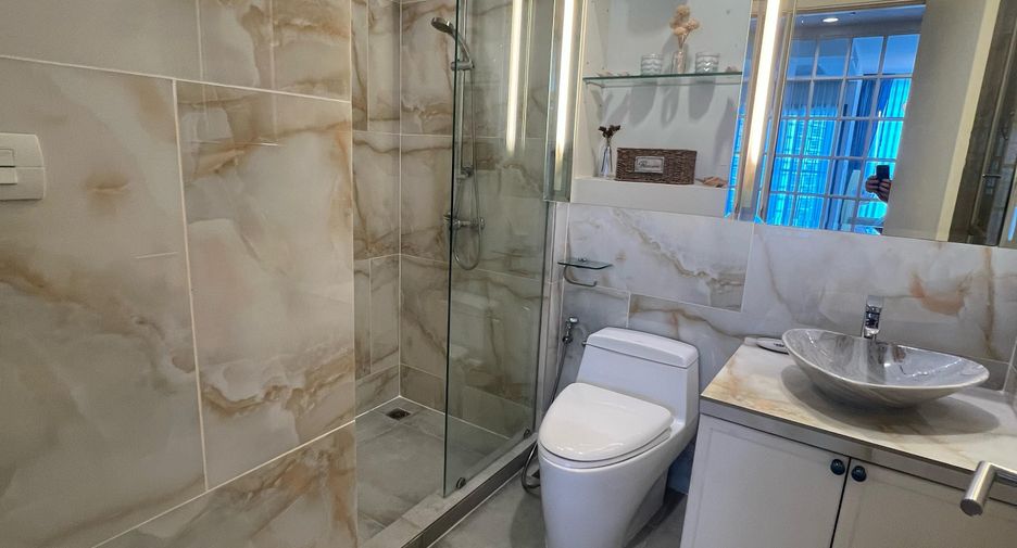 For rent 1 bed condo in Khlong Toei, Bangkok