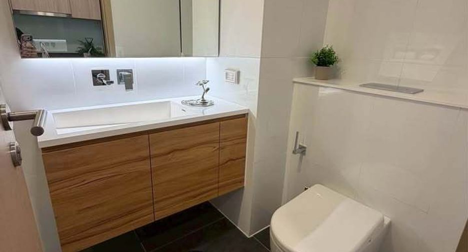 Condo en alquiler de 1 habitaciones en Huai Khwang, Bangkok