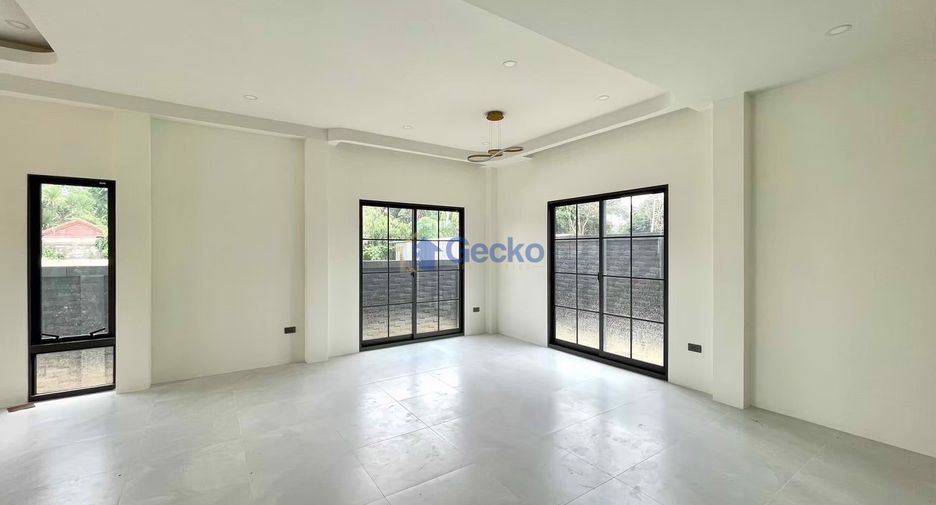 For sale 4 bedrooms house in Huay Yai, Pattaya