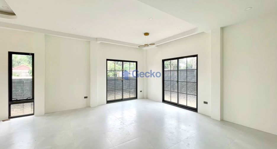 For sale 4 bedrooms house in Huay Yai, Pattaya