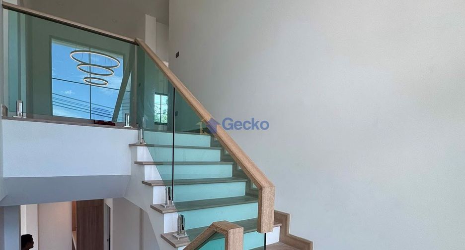 For sale 4 bedrooms house in Huay Yai, Pattaya