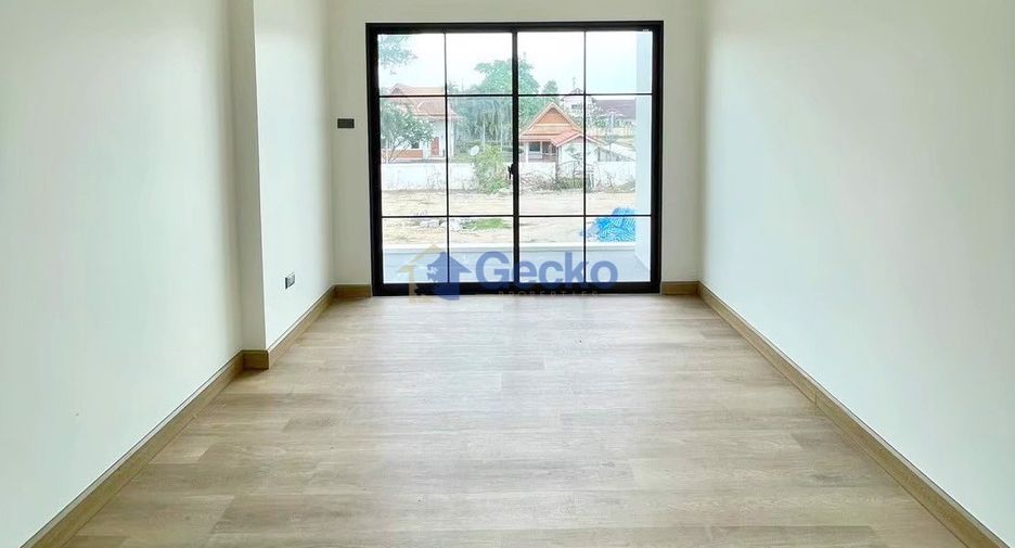 For sale 4 bedrooms house in Huay Yai, Pattaya