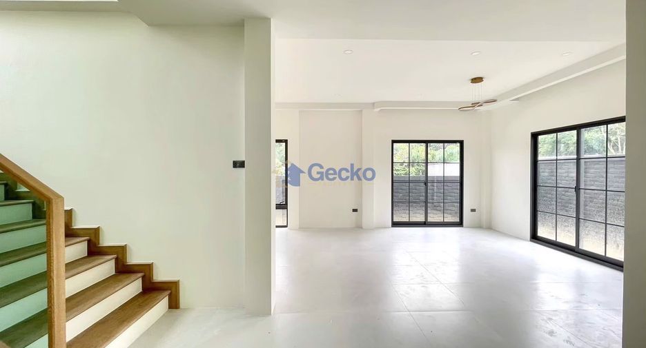 For sale 4 bedrooms house in Huay Yai, Pattaya