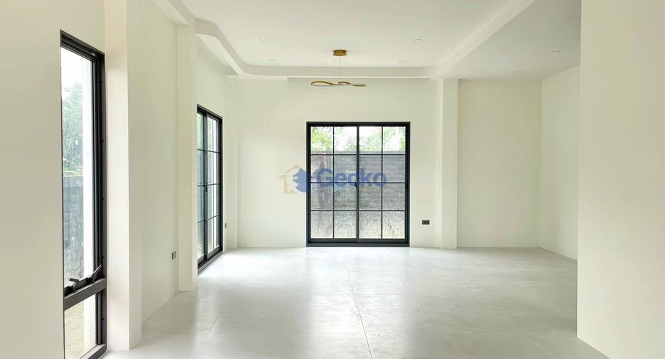 For sale 4 bedrooms house in Huay Yai, Pattaya