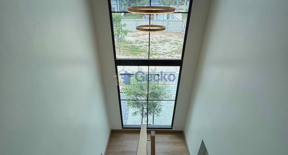 For sale 4 bedrooms house in Huay Yai, Pattaya