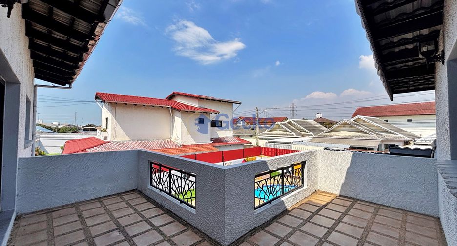 Casa en alquiler y en venta de 3 habitaciones en East Pattaya, Pattaya