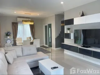 À louer 3 chambres maison à Mueang Phuket, Phuket