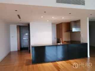 For sale 2 bedrooms condo in Yan Nawa, Bangkok