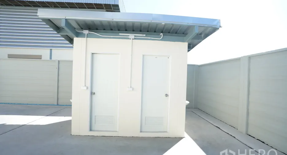 For rent そして for sale warehouse in Mueang Samut Prakan, Samut Prakan