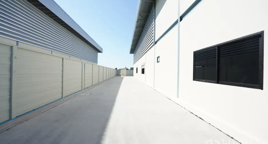 For rent そして for sale warehouse in Mueang Samut Prakan, Samut Prakan