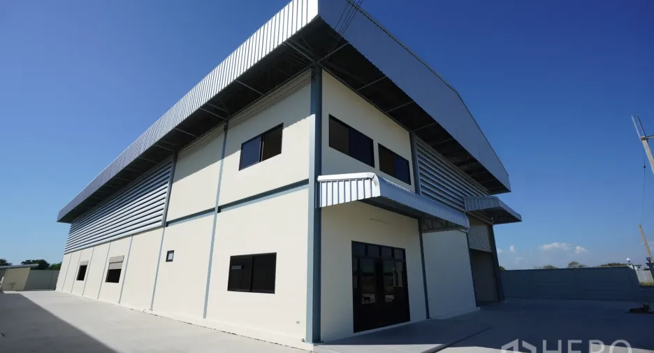 For rent そして for sale warehouse in Mueang Samut Prakan, Samut Prakan