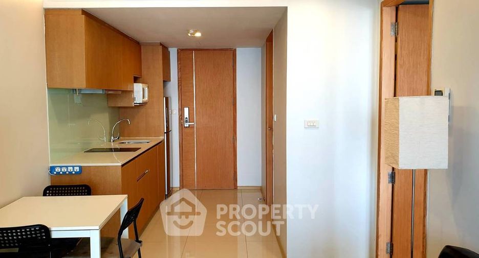 For rent 1 bed condo in Khlong Toei, Bangkok