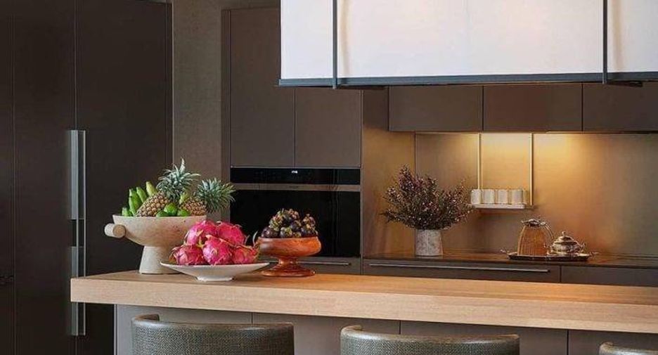For sale 3 bedrooms condo in Yan Nawa, Bangkok