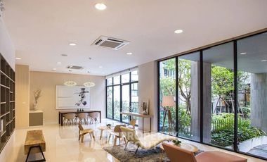 Condo en alquiler y en venta de 2 habitaciones en Khlong Toei, Bangkok