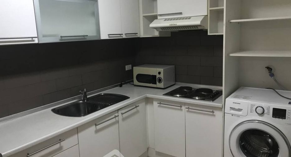 For rent 2 bedrooms condo in Watthana, Bangkok
