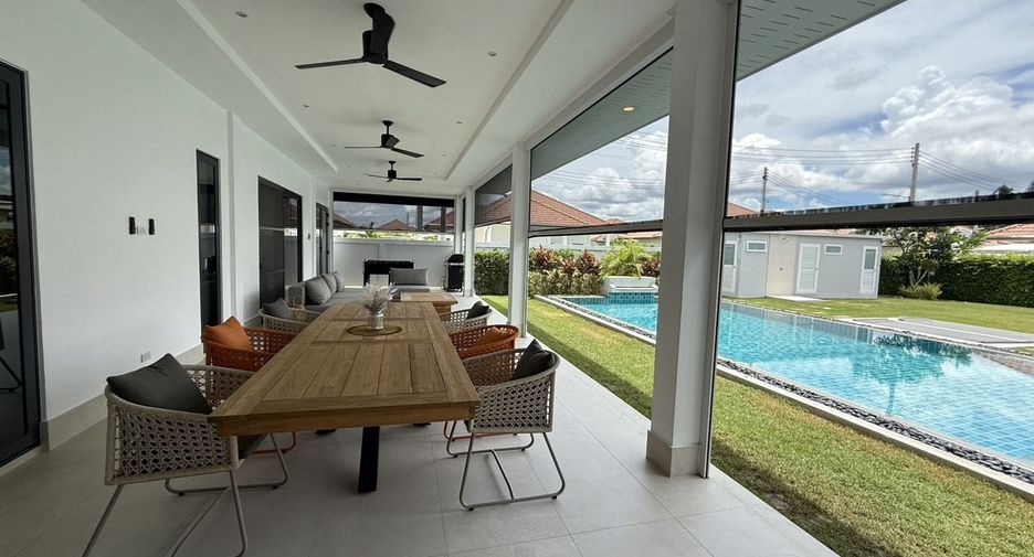 For sale 4 ベッドルーム villa in Hua Hin, Prachuap Khiri Khan
