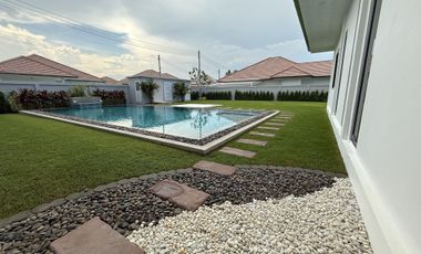 For sale 4 ベッドルーム villa in Hua Hin, Prachuap Khiri Khan