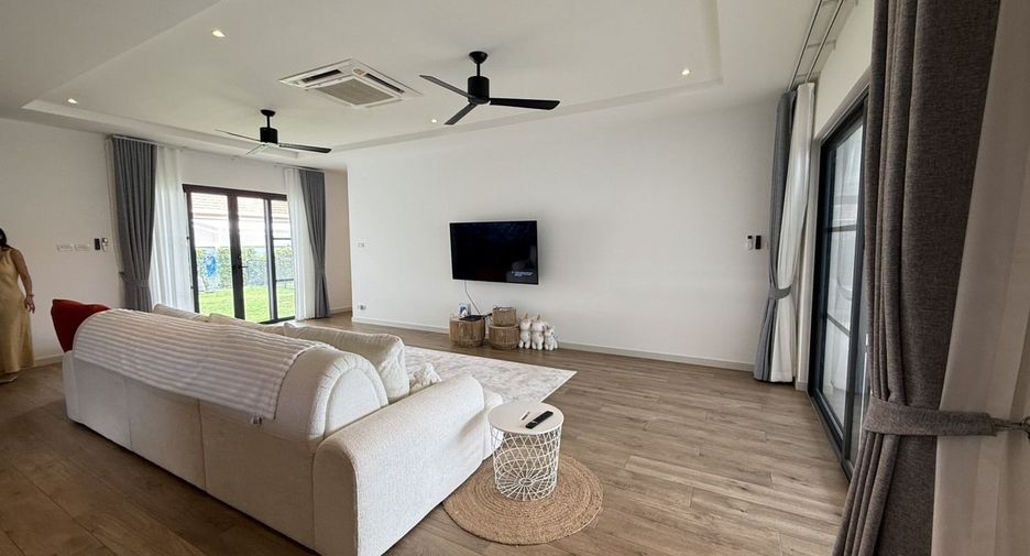 For sale 4 ベッドルーム villa in Hua Hin, Prachuap Khiri Khan