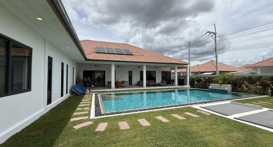 For sale 4 ベッドルーム villa in Hua Hin, Prachuap Khiri Khan