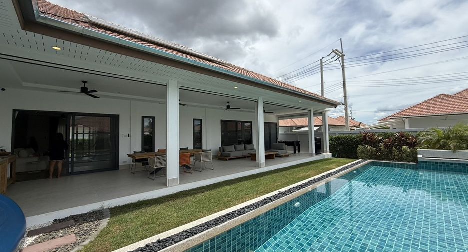 For sale 4 ベッドルーム villa in Hua Hin, Prachuap Khiri Khan