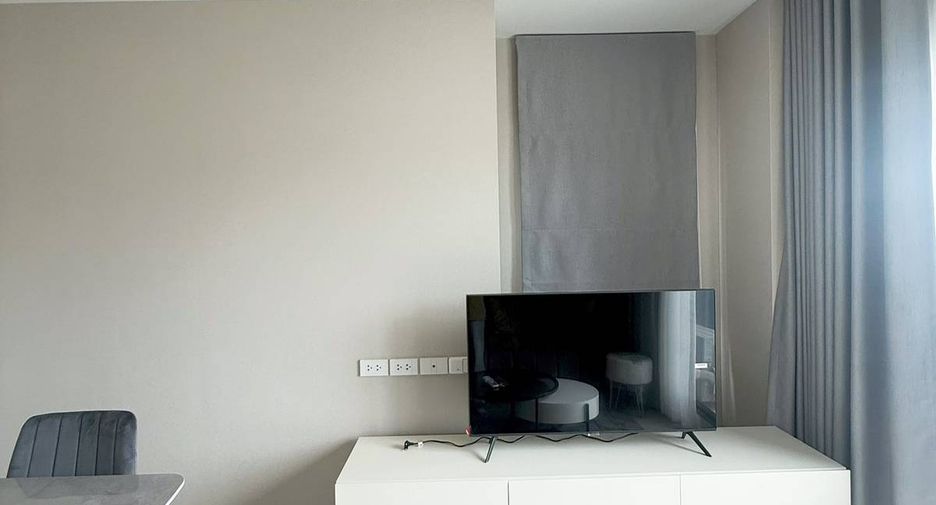 For rent 2 bedrooms condo in Din Daeng, Bangkok
