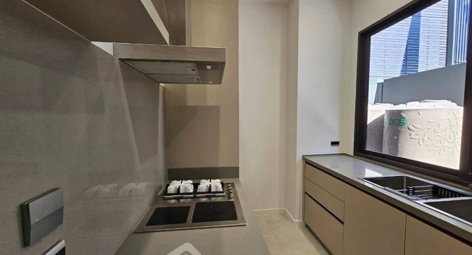 For rent 4 bedrooms house in Wang Thonglang, Bangkok