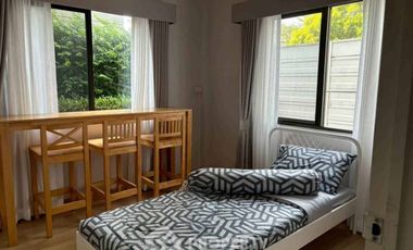 Haus zur Miete mit 4 Zimmer in Prawet, Bangkok