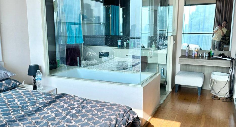 À vendre 2 chambres condo à Sathon, Bangkok