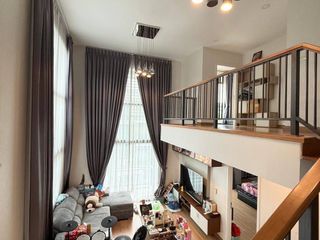 Casa en alquiler y en venta de 4 habitaciones en Suan Luang, Bangkok