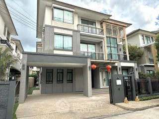 Casa en alquiler y en venta de 4 habitaciones en Suan Luang, Bangkok