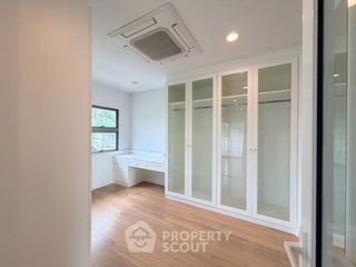 For sale 3 bedrooms house in Khan Na Yao, Bangkok