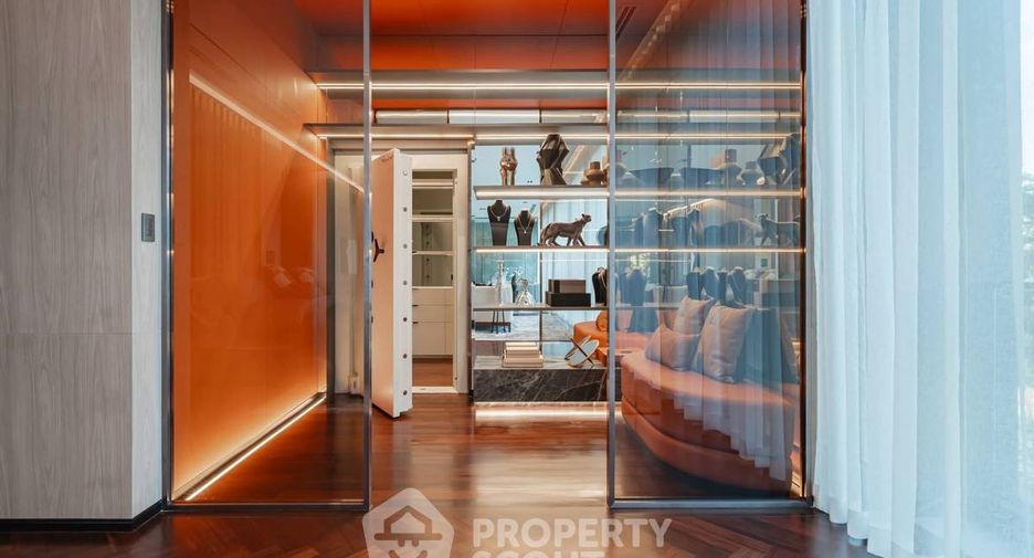 For sale 6 bedrooms house in Saphan Sung, Bangkok