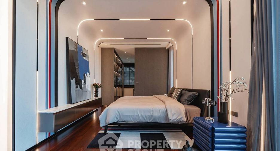 For sale 6 bedrooms house in Saphan Sung, Bangkok
