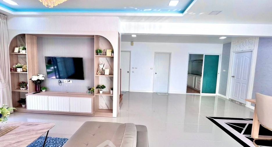 For sale 3 bedrooms house in East Pattaya, Pattaya