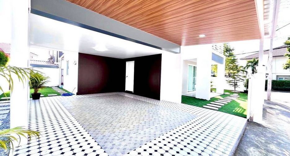 For sale 3 bedrooms house in East Pattaya, Pattaya