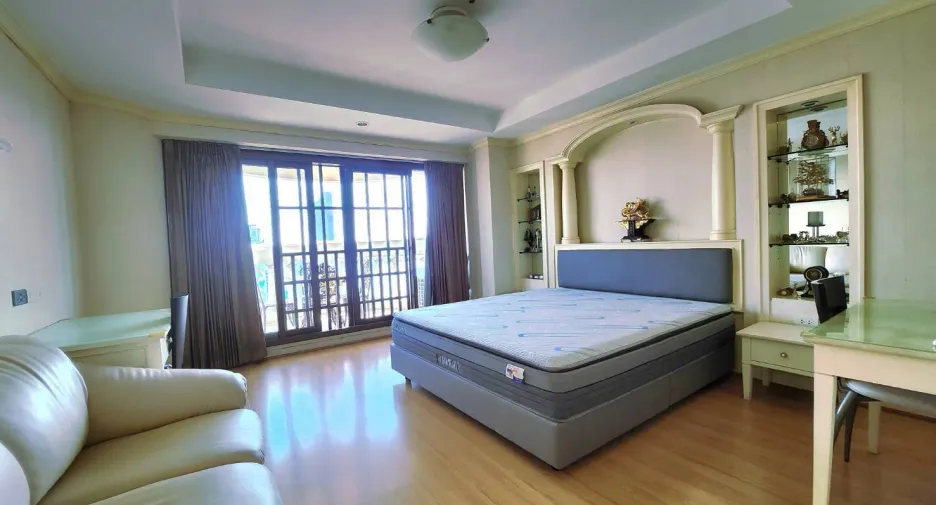 For sale and for rent 2 bedrooms condo in Bang Rak, Bangkok