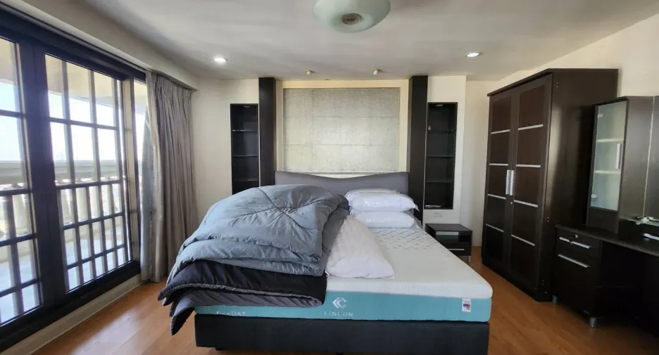 For sale and for rent 2 bedrooms condo in Bang Rak, Bangkok