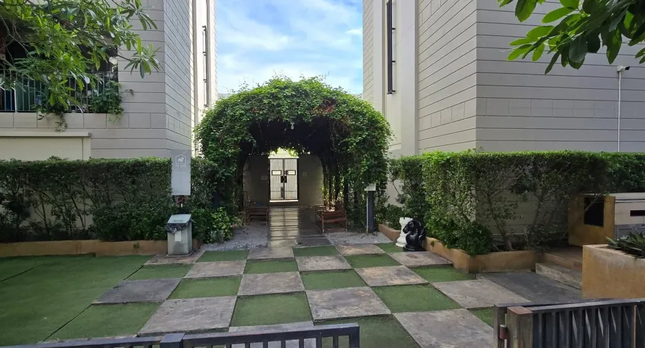 Wohnung zur Miete mit 1 Zimmer in Huai Khwang, Bangkok