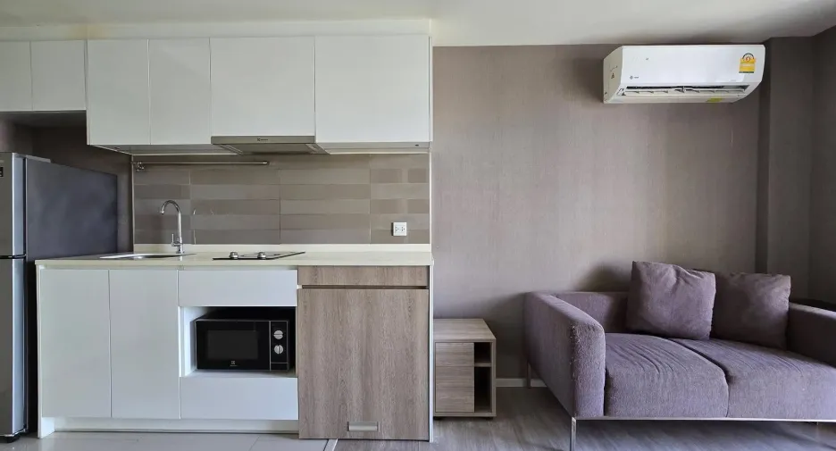 Wohnung zur Miete mit 1 Zimmer in Huai Khwang, Bangkok