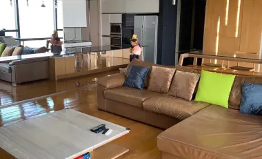 For rent 3 bedrooms condo in Sathon, Bangkok