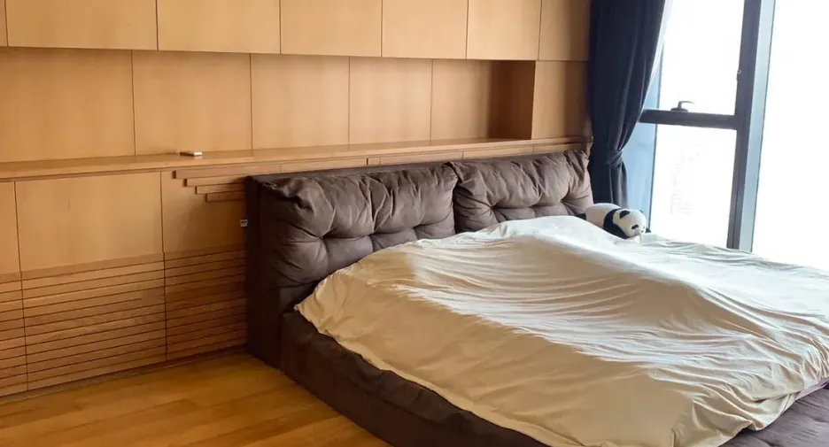 For rent 3 bedrooms condo in Sathon, Bangkok