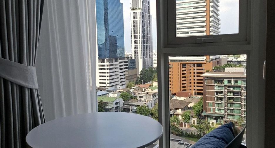 Wohnung zur Miete mit Studio in Khlong Toei, Bangkok