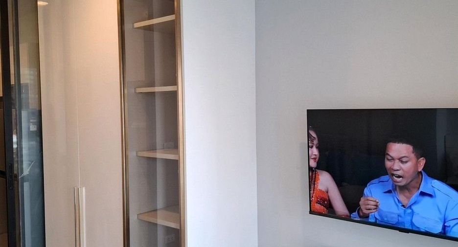 Wohnung zur Miete mit Studio in Khlong Toei, Bangkok
