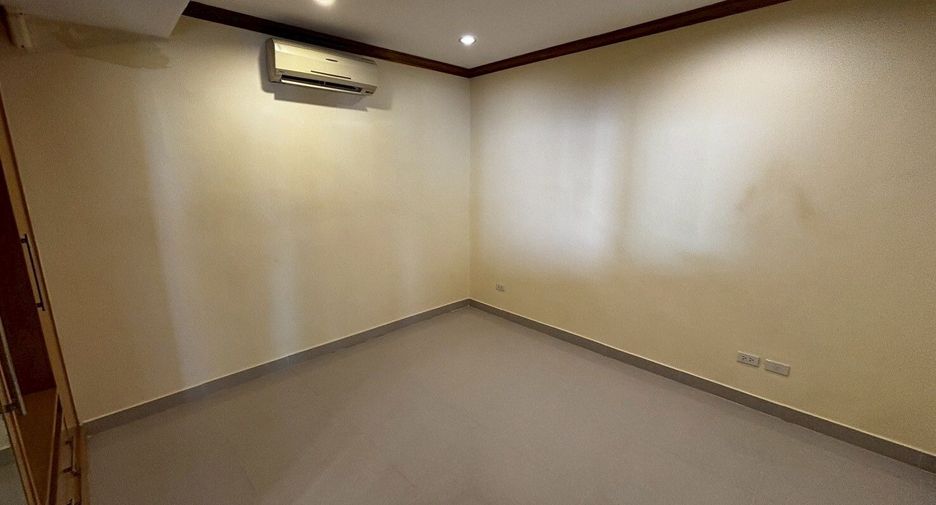 For rent 2 ベッドルーム condo in Watthana, Bangkok