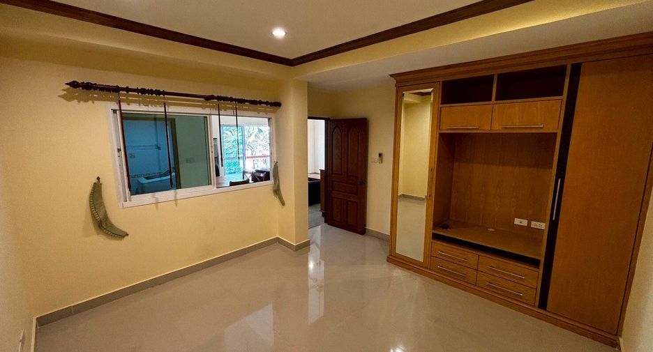 For rent 2 ベッドルーム condo in Watthana, Bangkok
