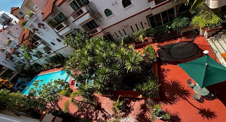 For rent 2 ベッドルーム condo in Watthana, Bangkok