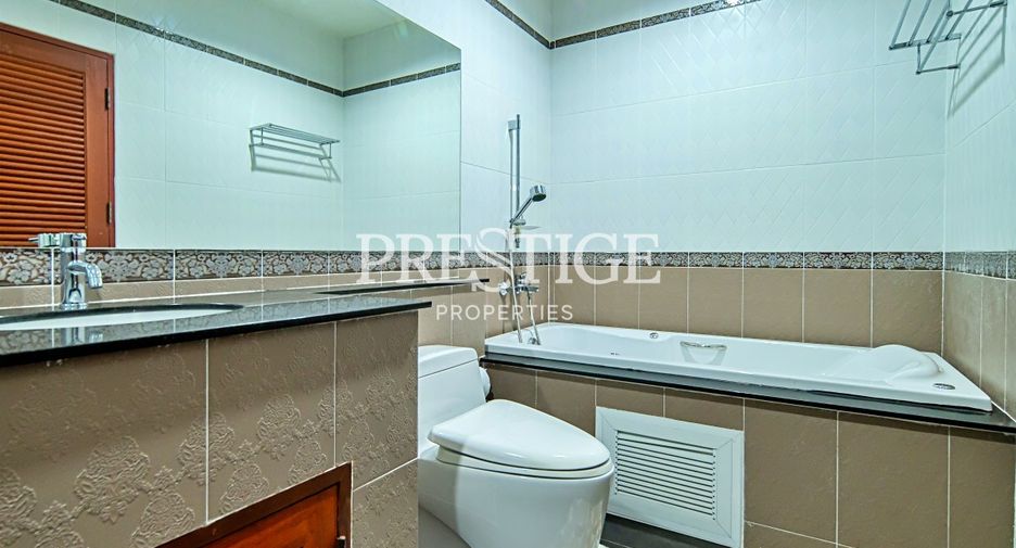 For rent 6 bedrooms house in East Pattaya, Pattaya