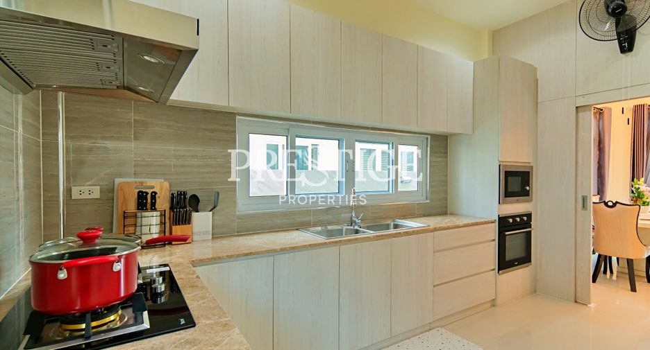 For rent 6 bedrooms house in East Pattaya, Pattaya